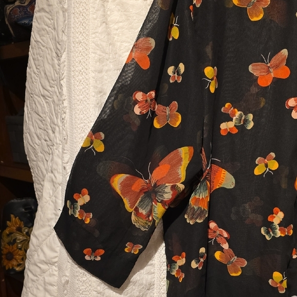 MORGAN COLE Black and Orange 3/4 Sleeve Silk Blouse - Picture 3 of 12